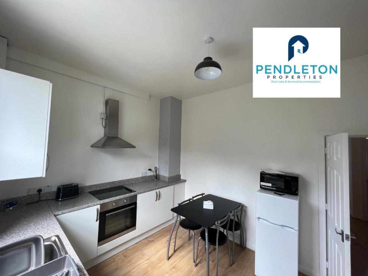 Villa Modern 3 Bed House With Free Parking And Wi-Fi à Preston  Extérieur photo