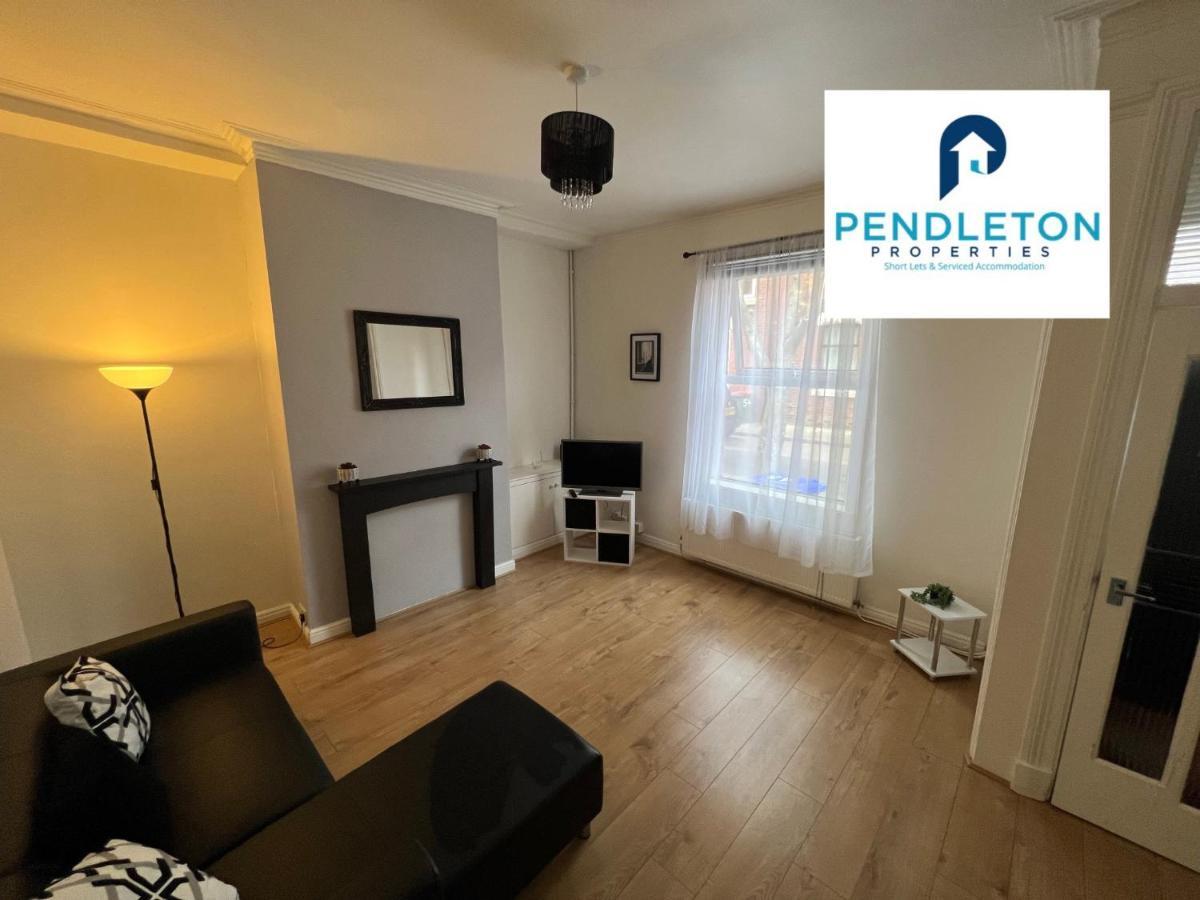 Villa Modern 3 Bed House With Free Parking And Wi-Fi à Preston  Extérieur photo